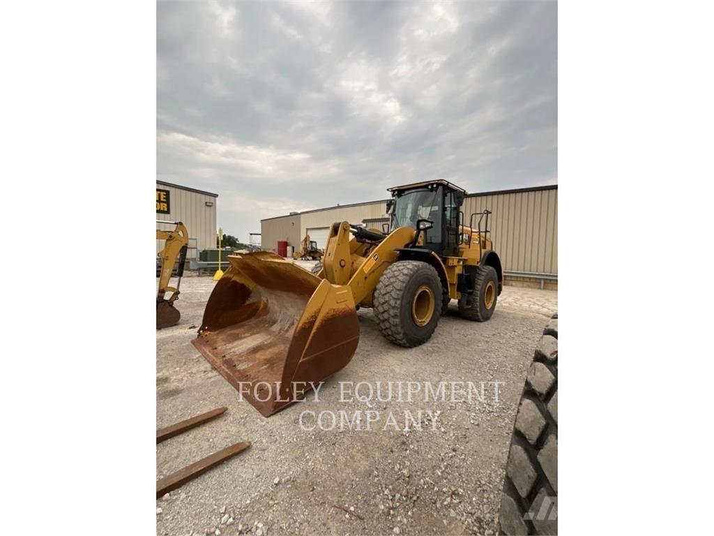 CAT 950M Gumikerekes homlokrakodók