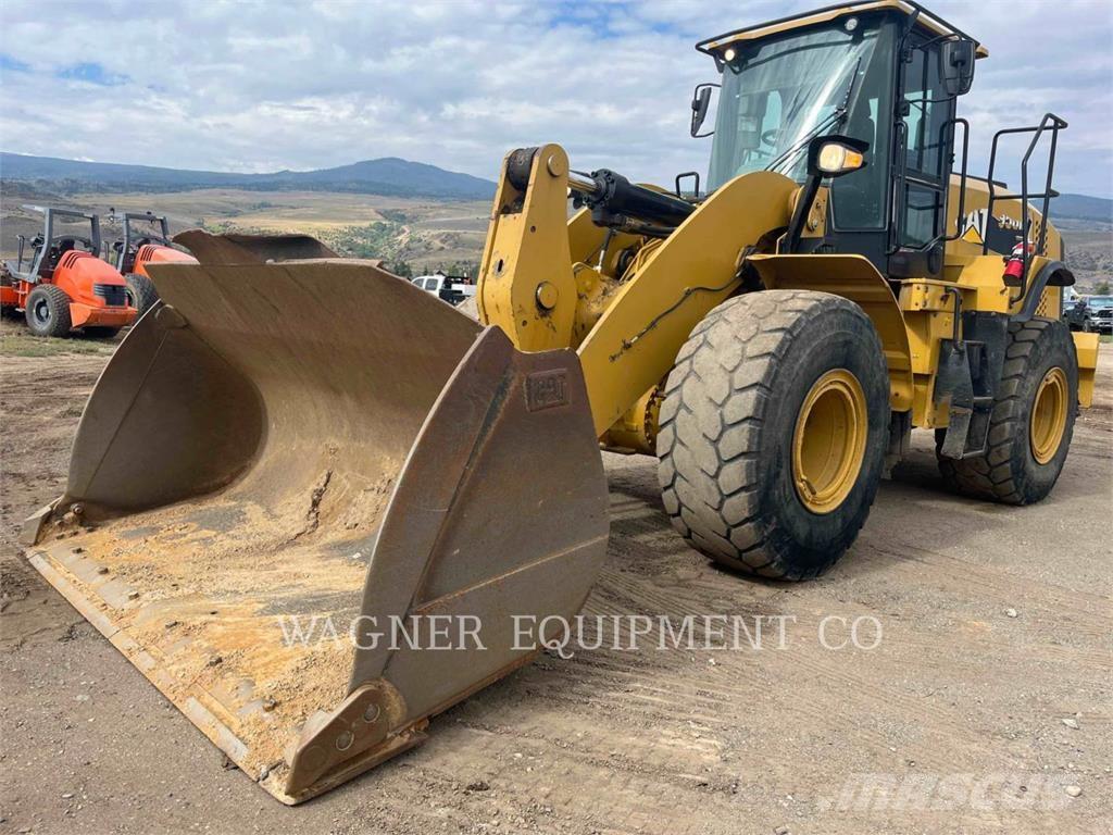 CAT 950M Gumikerekes homlokrakodók