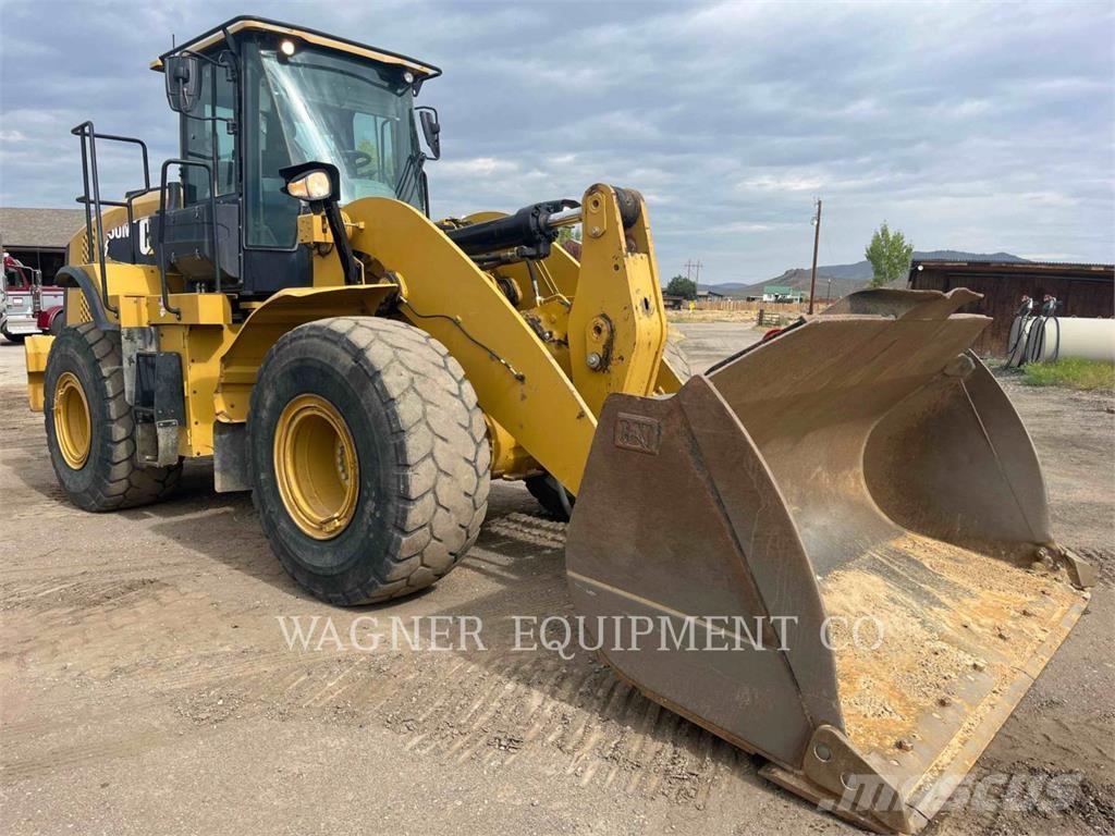 CAT 950M Gumikerekes homlokrakodók