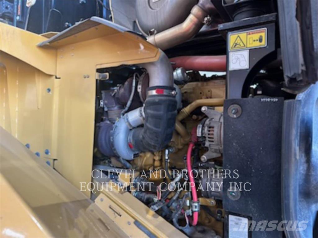 CAT 950M Gumikerekes homlokrakodók