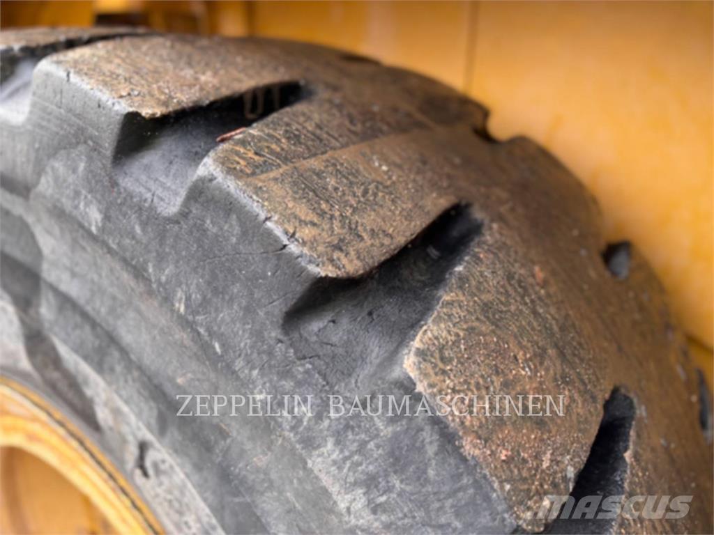 CAT 950M Gumikerekes homlokrakodók