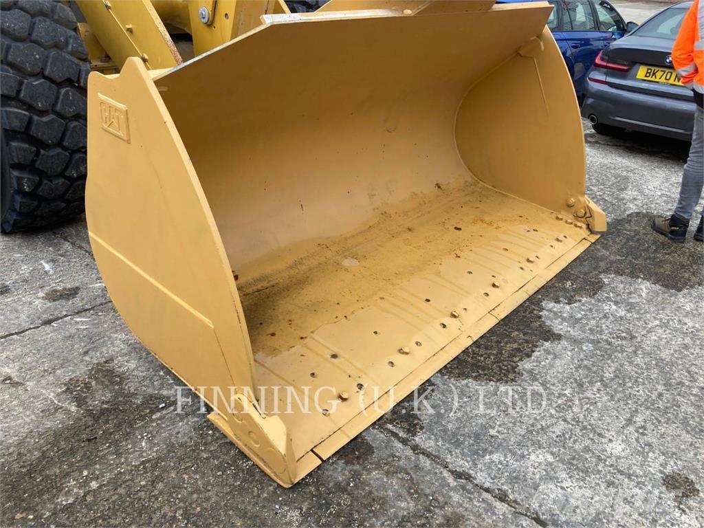 CAT 950M Gumikerekes homlokrakodók