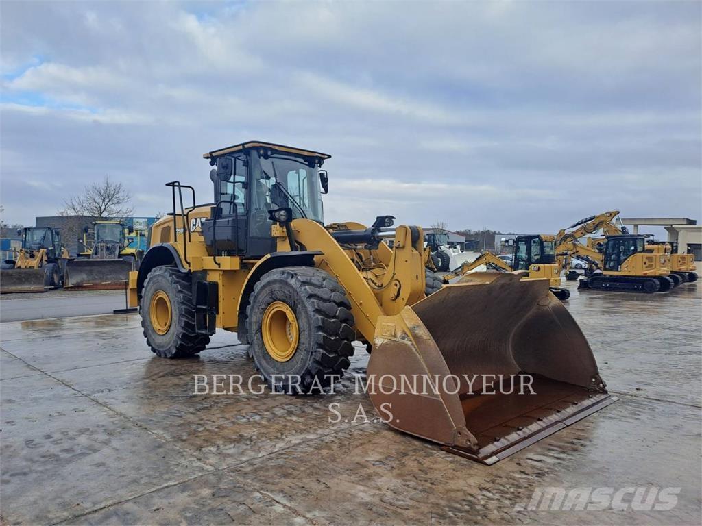 CAT 950M Gumikerekes homlokrakodók