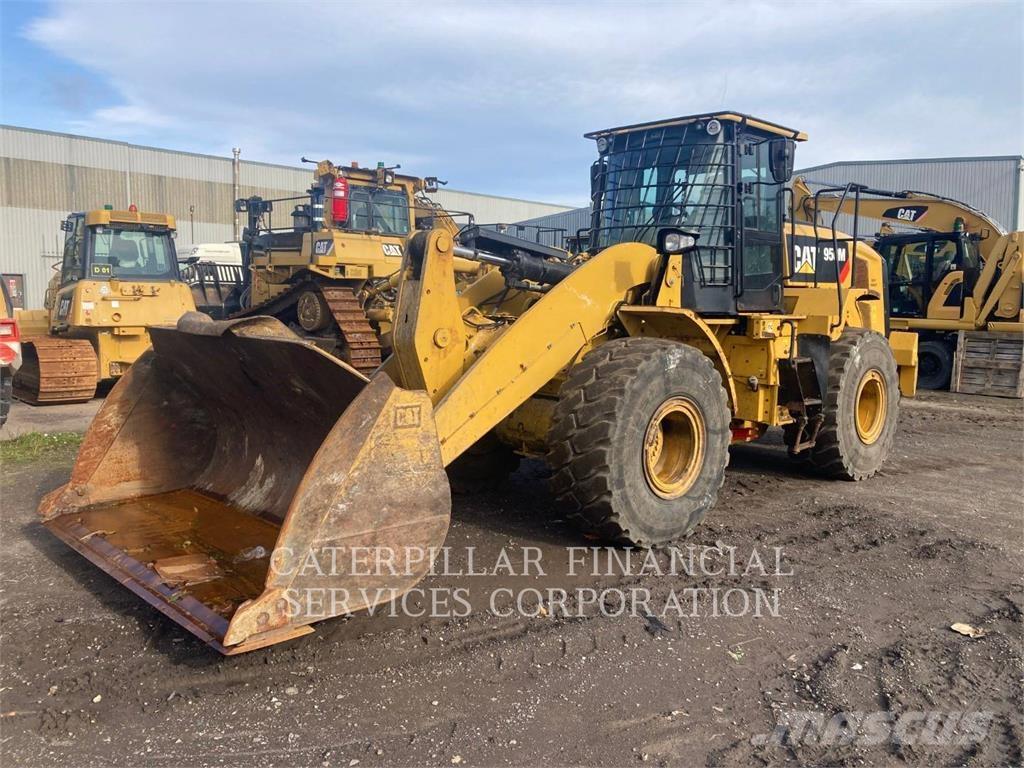 CAT 950M Gumikerekes homlokrakodók