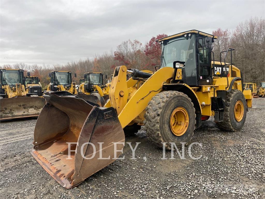 CAT 950M Gumikerekes homlokrakodók