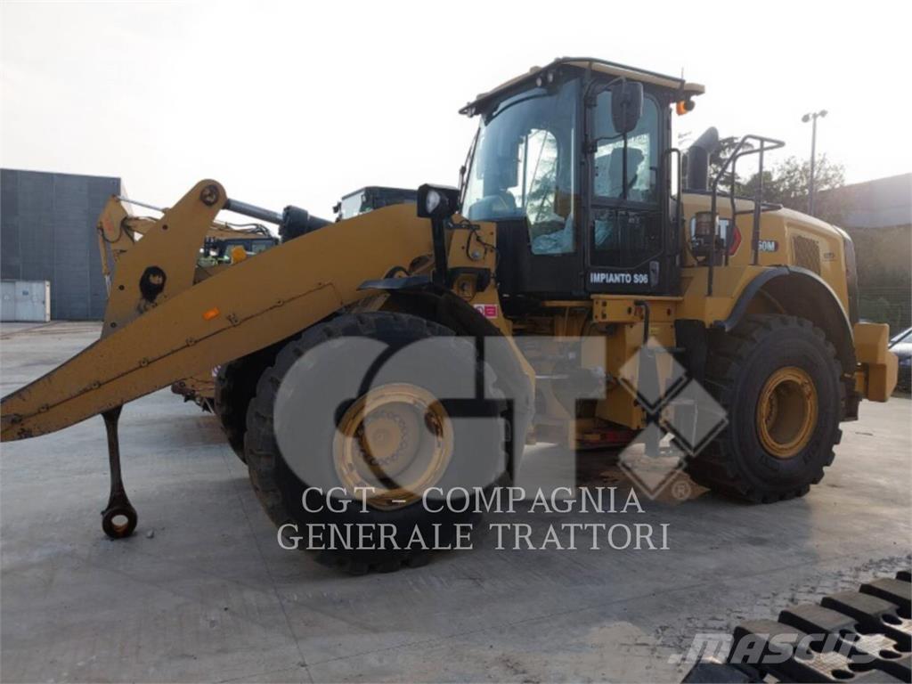 CAT 950M Gumikerekes homlokrakodók