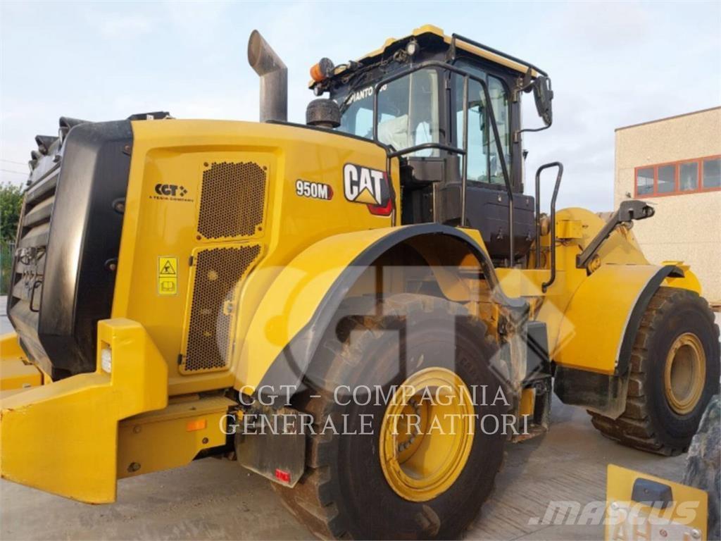 CAT 950M Gumikerekes homlokrakodók