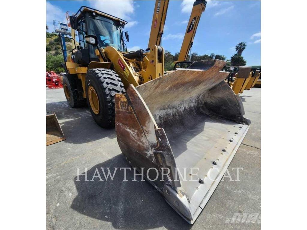 CAT 950M Gumikerekes homlokrakodók
