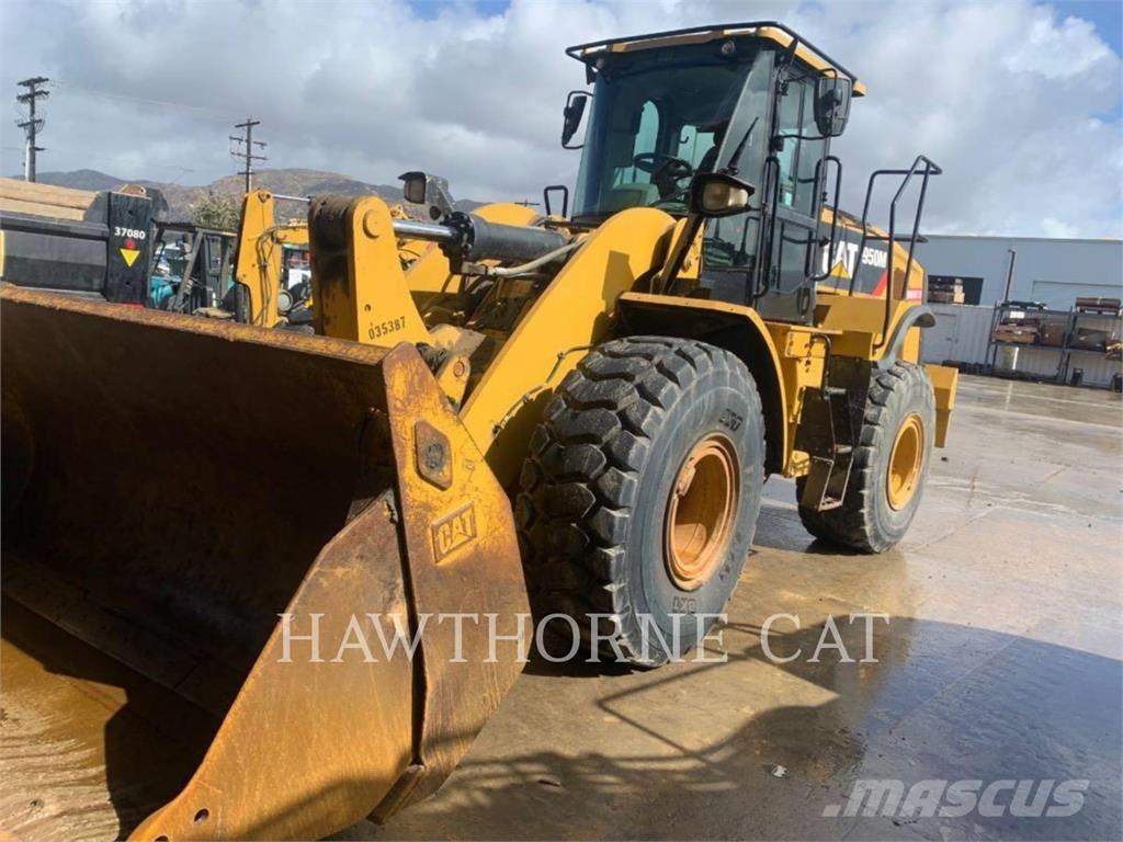 CAT 950M Gumikerekes homlokrakodók