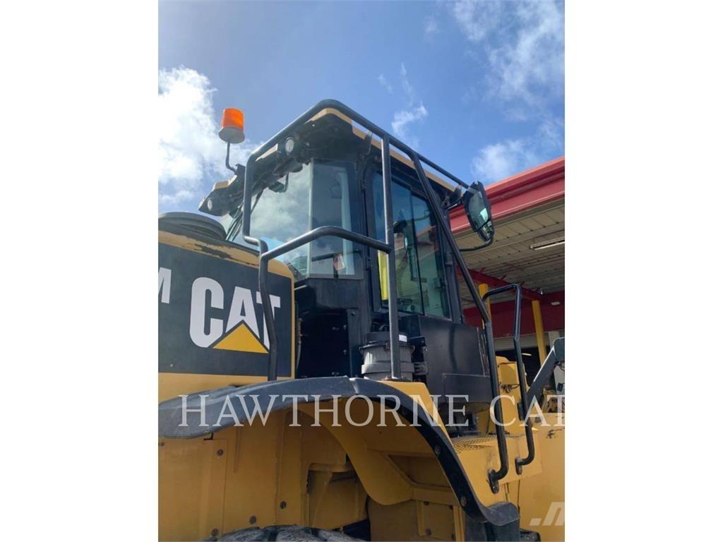 CAT 950M Gumikerekes homlokrakodók