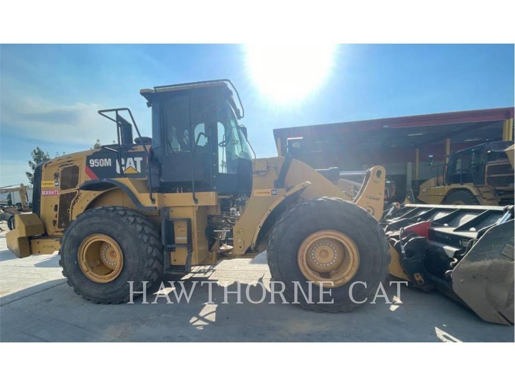 CAT 950M Gumikerekes homlokrakodók