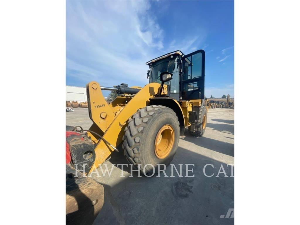 CAT 950M Gumikerekes homlokrakodók