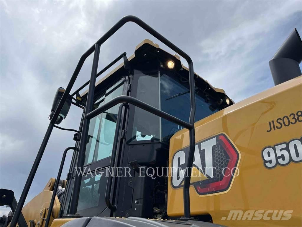 CAT 950M FC Gumikerekes homlokrakodók