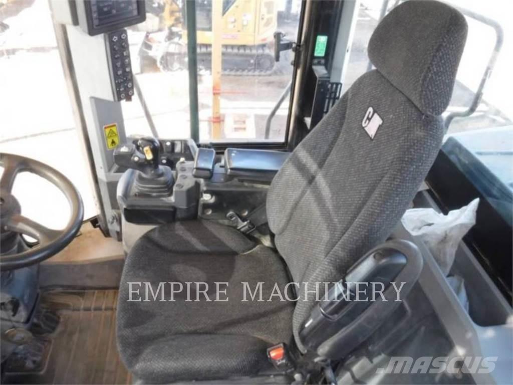 CAT 950M FC Gumikerekes homlokrakodók