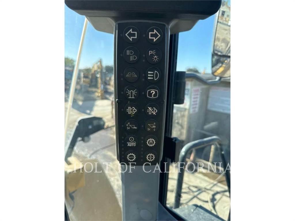 CAT 950M HL Gumikerekes homlokrakodók