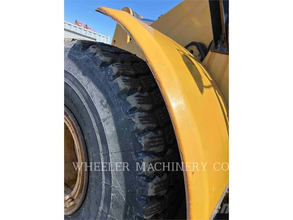 CAT 950M JRB Gumikerekes homlokrakodók