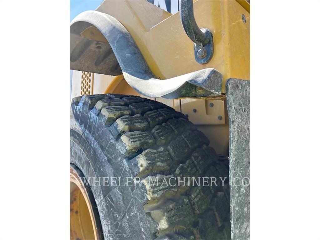 CAT 950M JRB Gumikerekes homlokrakodók