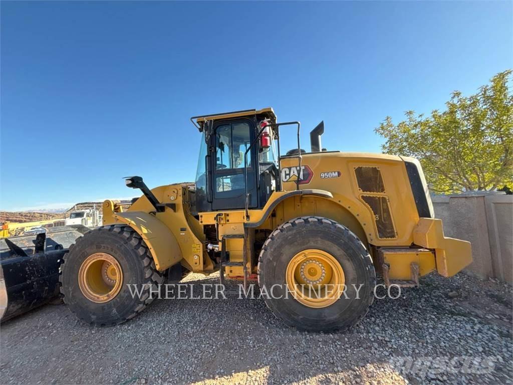 CAT 950M QC Gumikerekes homlokrakodók