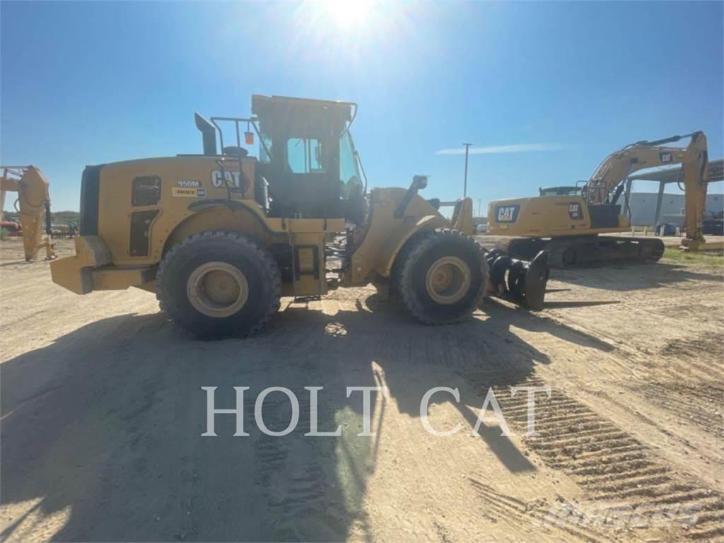 CAT 950M QC Gumikerekes homlokrakodók