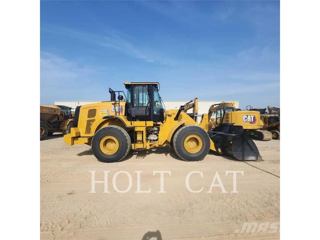 CAT 950M QC Gumikerekes homlokrakodók
