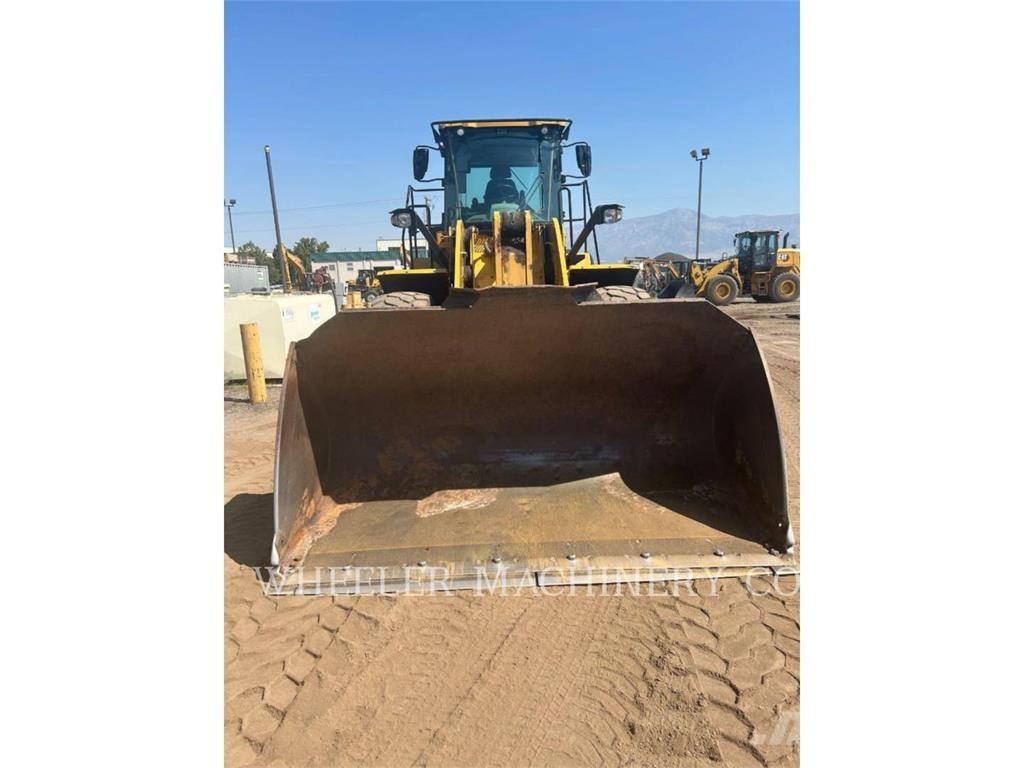 CAT 950M QC Gumikerekes homlokrakodók