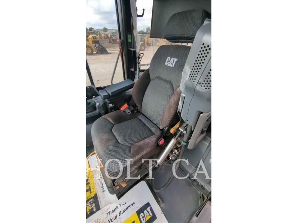 CAT 950M QC Gumikerekes homlokrakodók