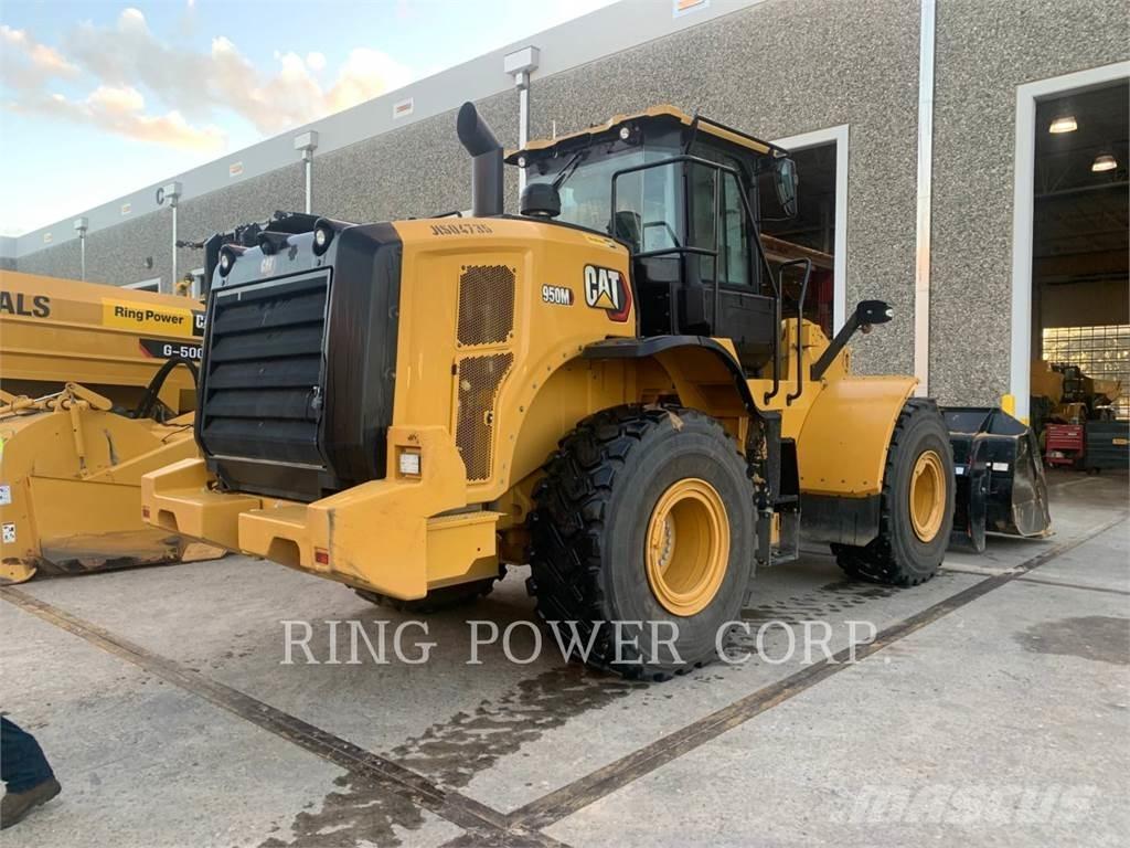 CAT 950MQC Gumikerekes homlokrakodók