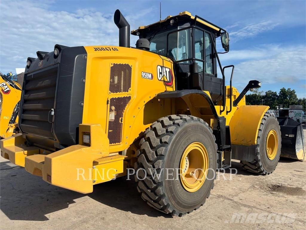 CAT 950MQC Gumikerekes homlokrakodók