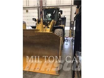 CAT 962M Gumikerekes homlokrakodók