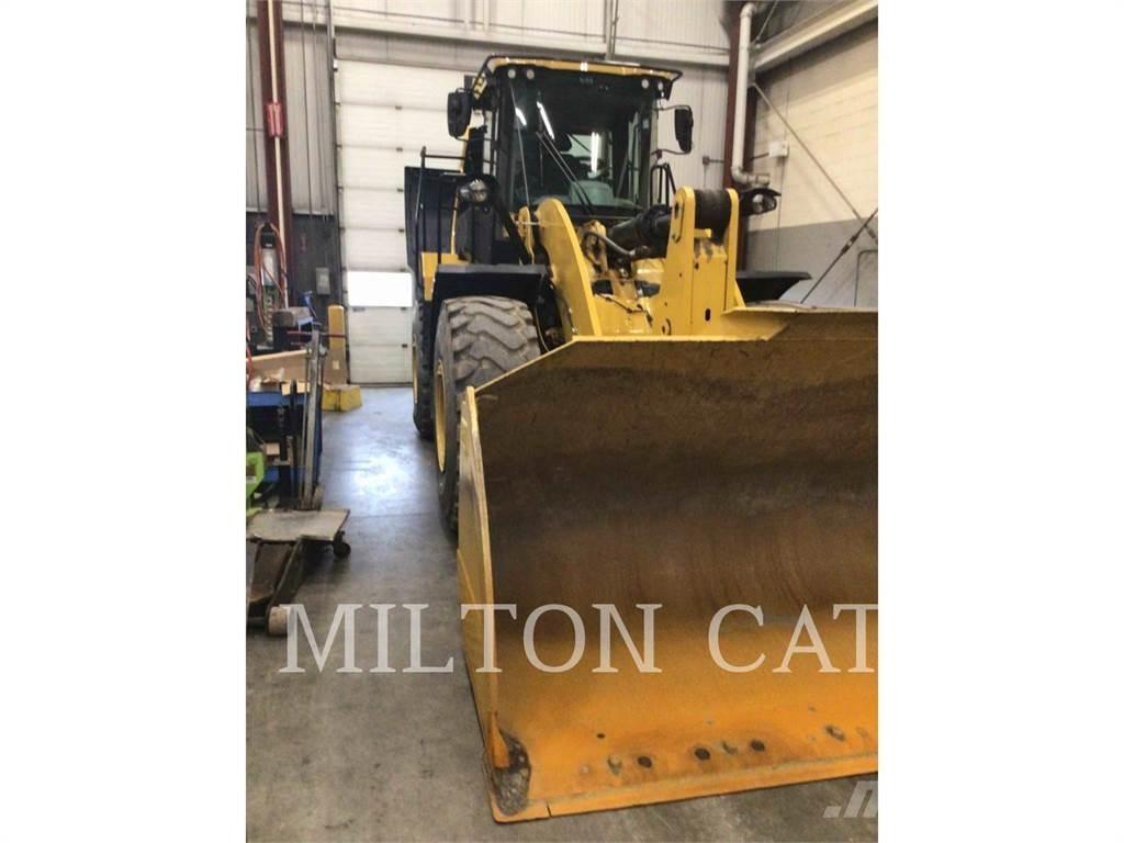 CAT 962M Gumikerekes homlokrakodók