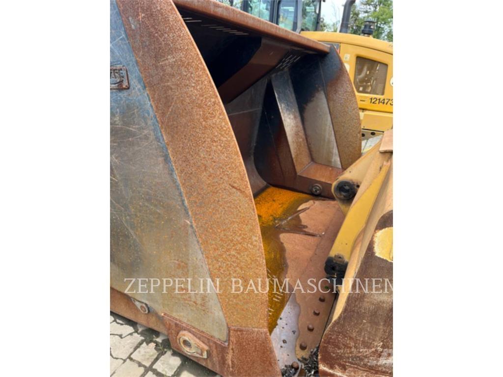 CAT 962M Gumikerekes homlokrakodók