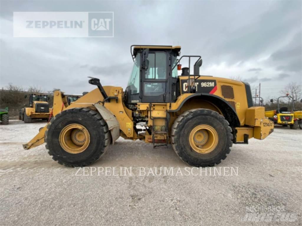 CAT 962M Gumikerekes homlokrakodók
