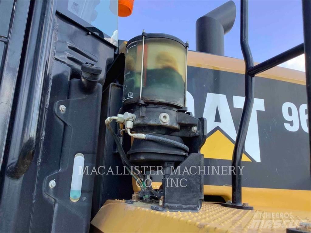 CAT 962M Gumikerekes homlokrakodók