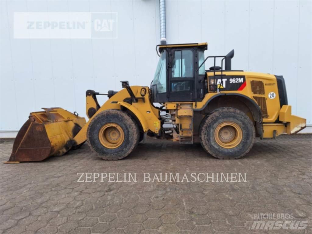 CAT 962M Gumikerekes homlokrakodók