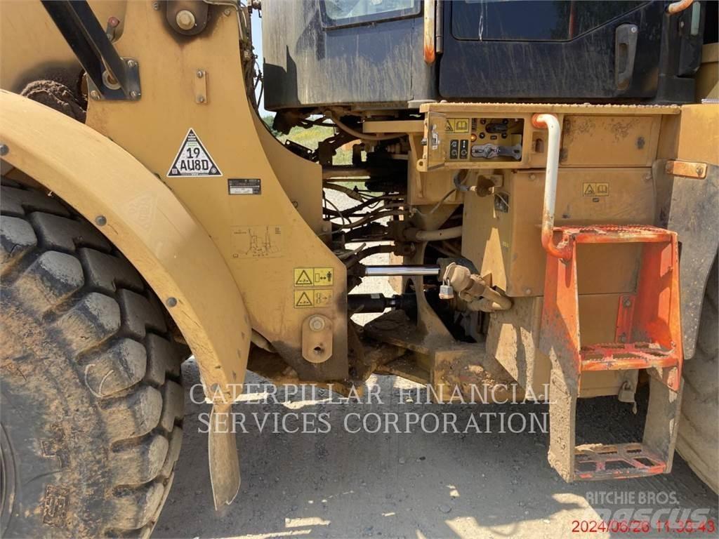 CAT 962M Gumikerekes homlokrakodók