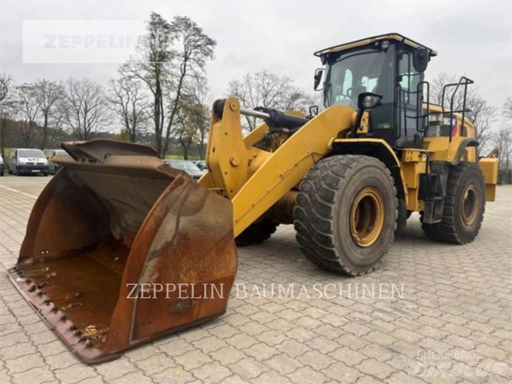 CAT 962M Gumikerekes homlokrakodók