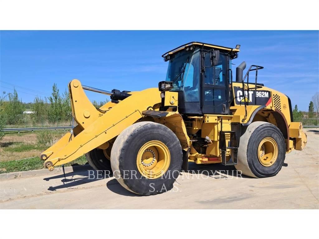 CAT 962M Gumikerekes homlokrakodók