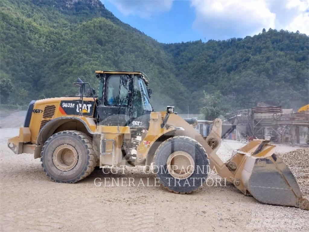 CAT 962M Gumikerekes homlokrakodók