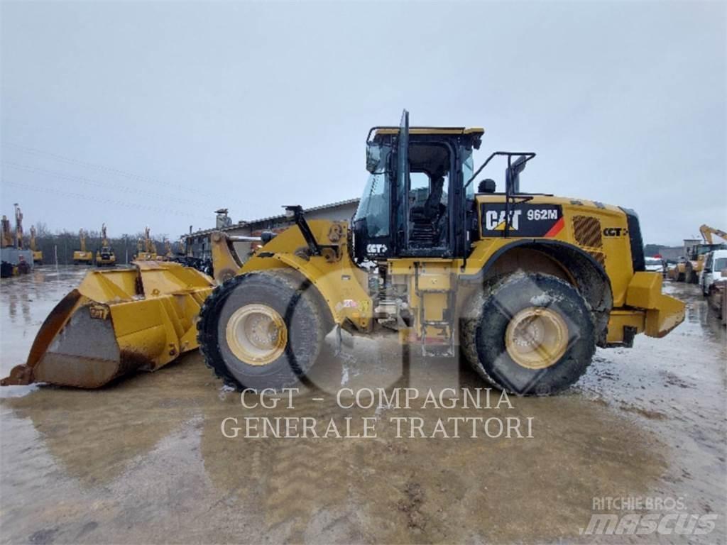 CAT 962M Gumikerekes homlokrakodók