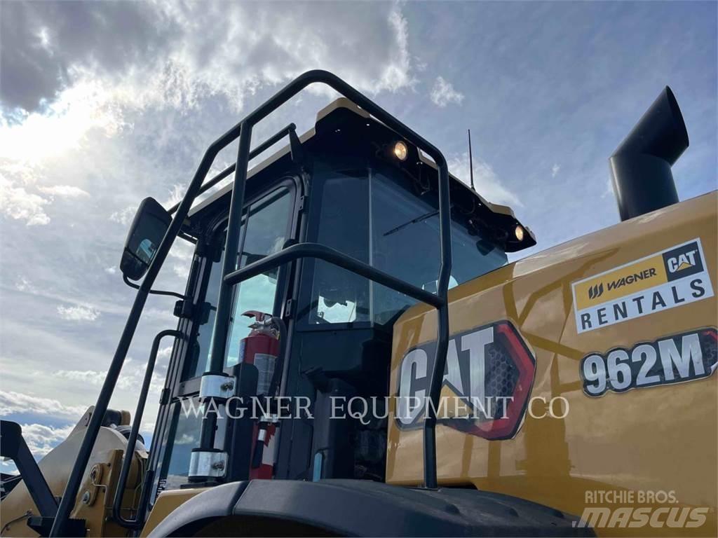 CAT 962M Gumikerekes homlokrakodók