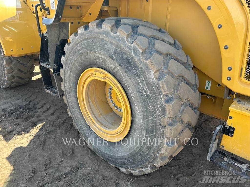 CAT 962M Gumikerekes homlokrakodók