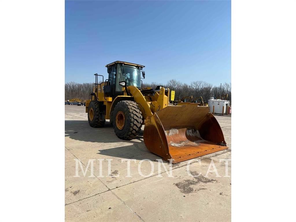 CAT 962M Gumikerekes homlokrakodók