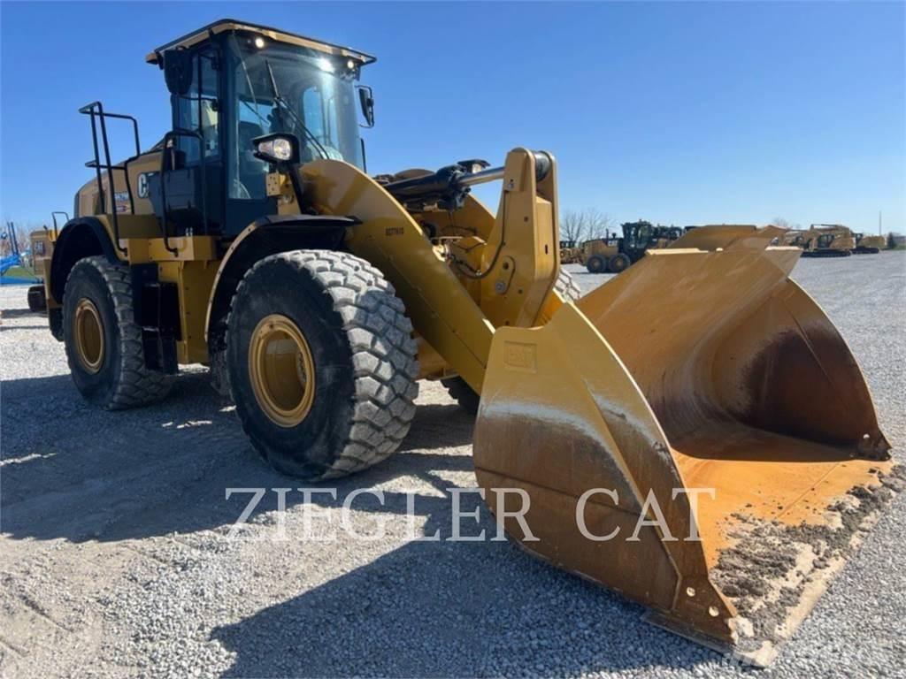 CAT 962M Gumikerekes homlokrakodók