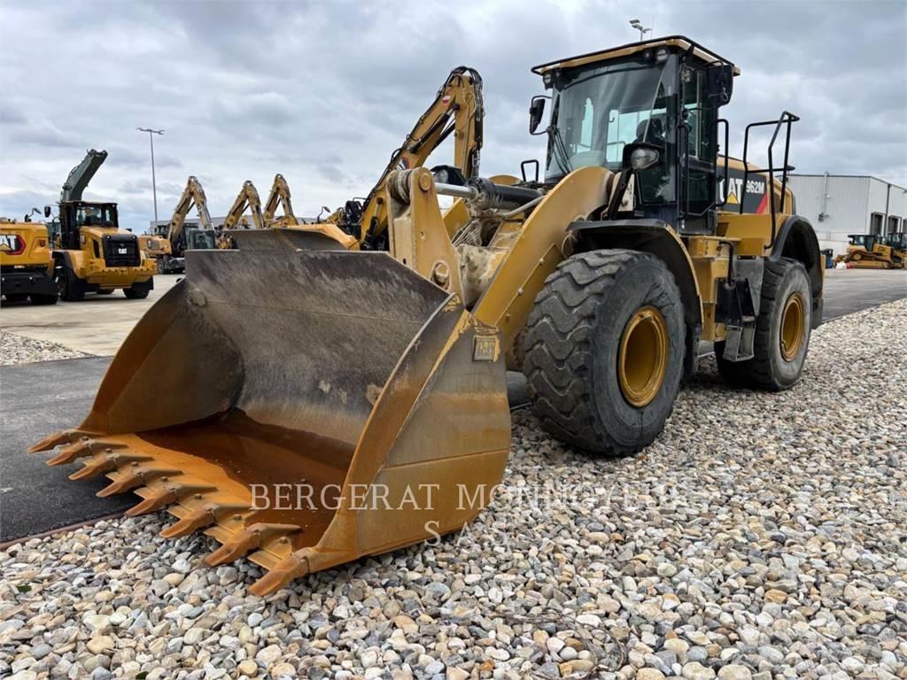 CAT 962M Gumikerekes homlokrakodók