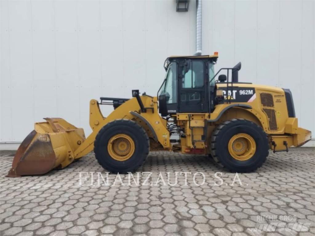 CAT 962M Gumikerekes homlokrakodók