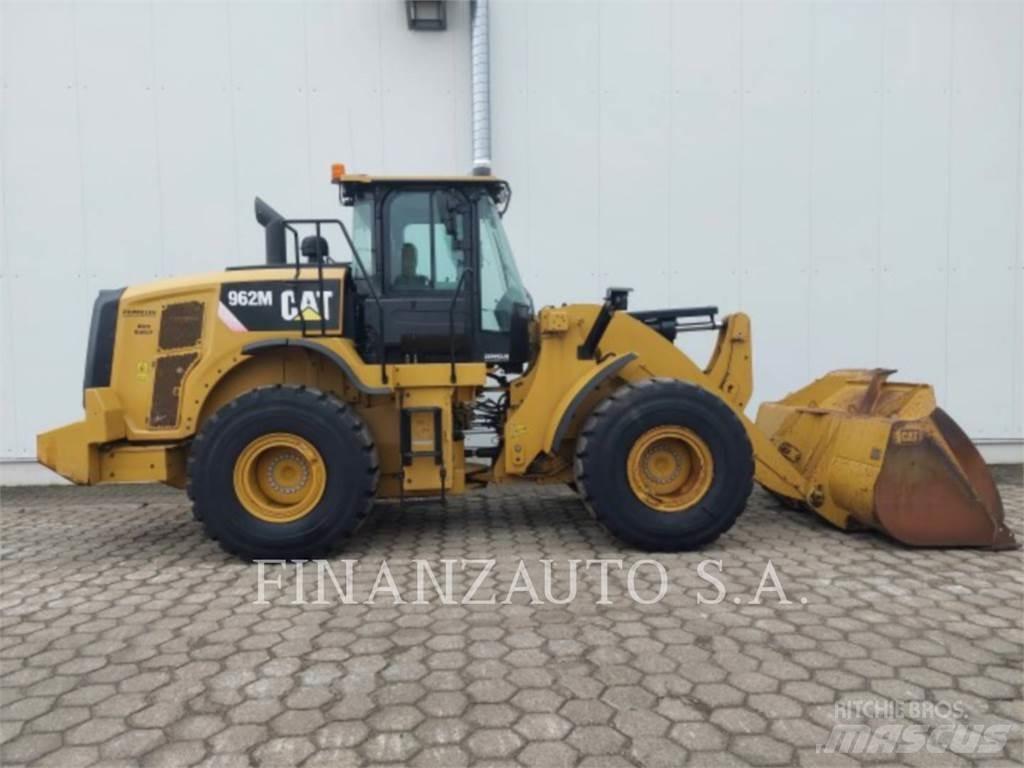 CAT 962M Gumikerekes homlokrakodók