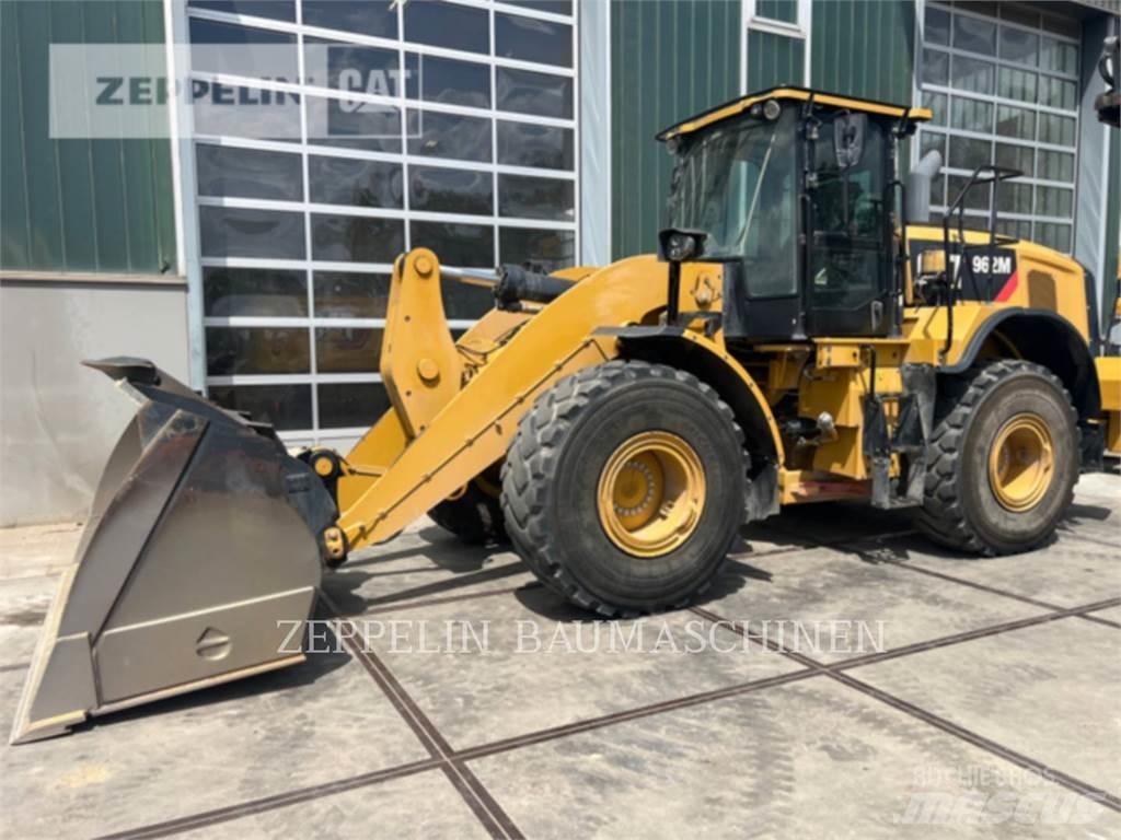 CAT 962M Gumikerekes homlokrakodók