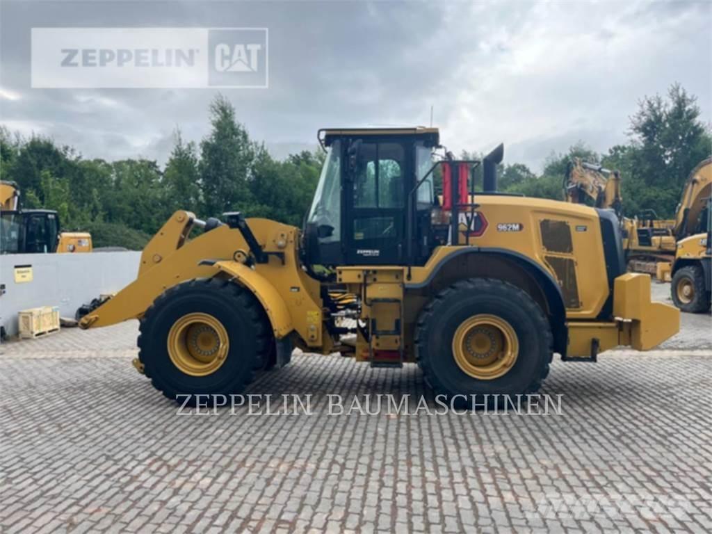 CAT 962M Gumikerekes homlokrakodók
