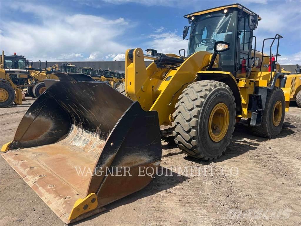 CAT 962M Gumikerekes homlokrakodók