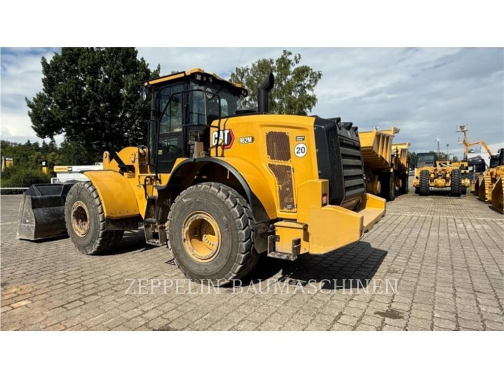 CAT 962M Gumikerekes homlokrakodók